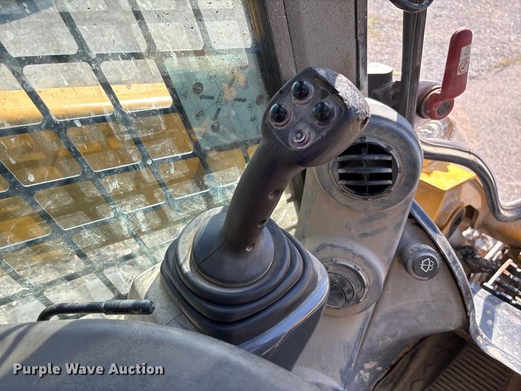 image for item FC5585 2018 Caterpillar 299D2 tracked skid steer loader