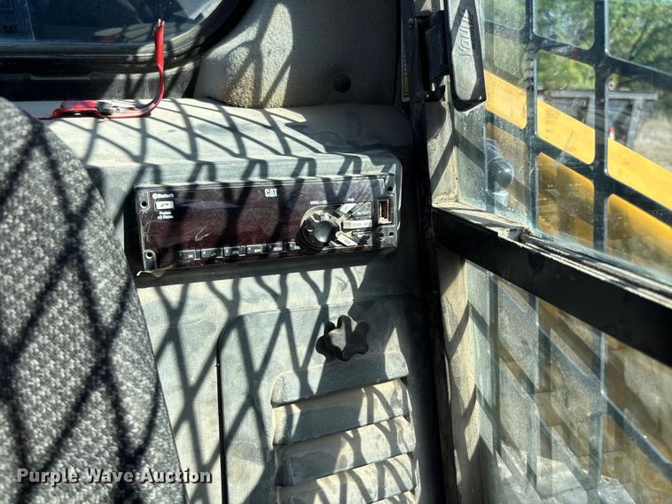 image for item FC5585 2018 Caterpillar 299D2 tracked skid steer loader