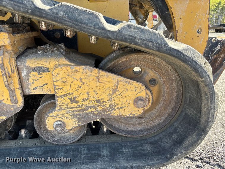 image for item FC5585 2018 Caterpillar 299D2 tracked skid steer loader