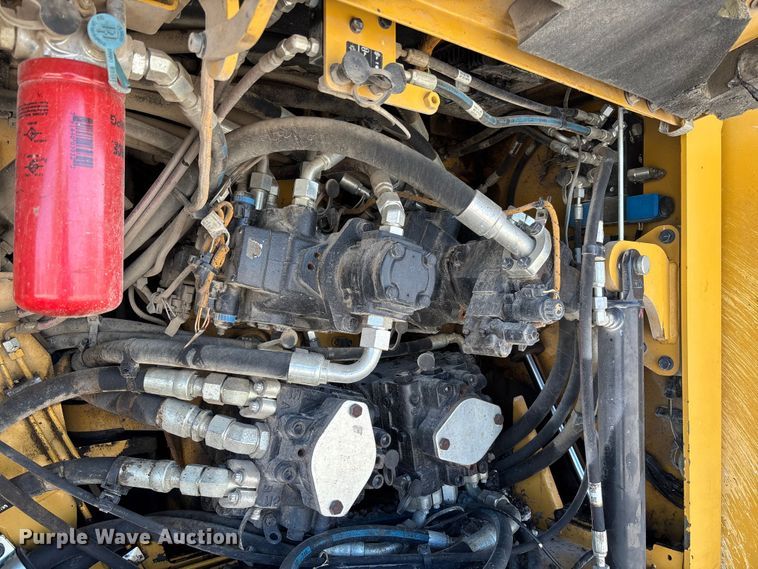 image for item FC5591 2016 Caterpillar AP655F paver