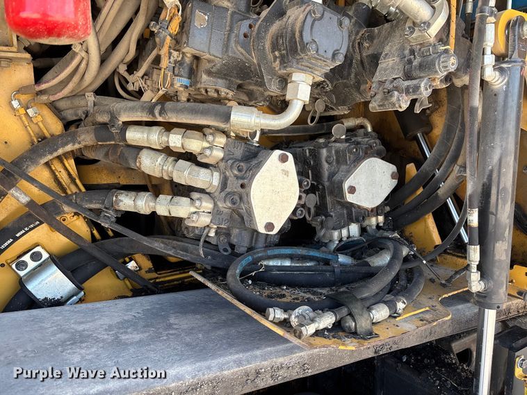 image for item FC5591 2016 Caterpillar AP655F paver