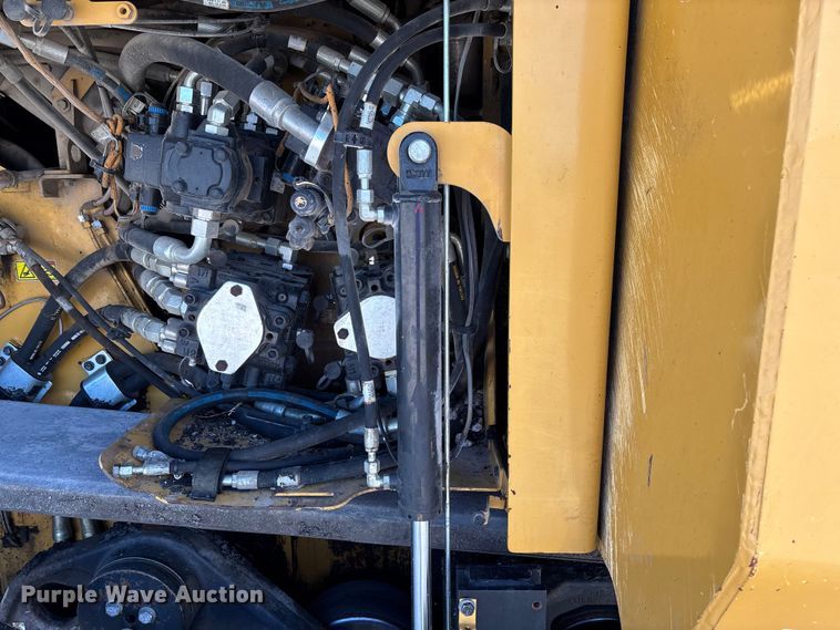 image for item FC5591 2016 Caterpillar AP655F paver