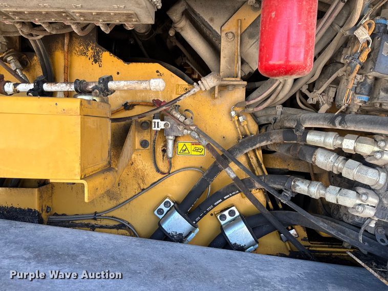image for item FC5591 2016 Caterpillar AP655F paver