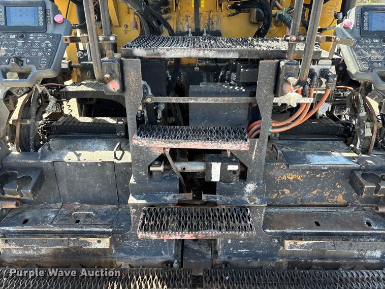 image for item FC5591 2016 Caterpillar AP655F paver