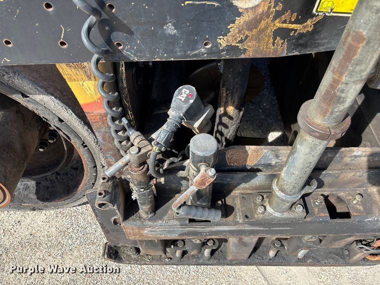 image for item FC5591 2016 Caterpillar AP655F paver