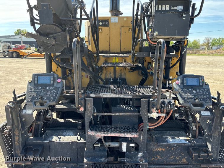 image for item FC5591 2016 Caterpillar AP655F paver