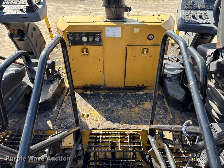 image for item FC5591 2016 Caterpillar AP655F paver