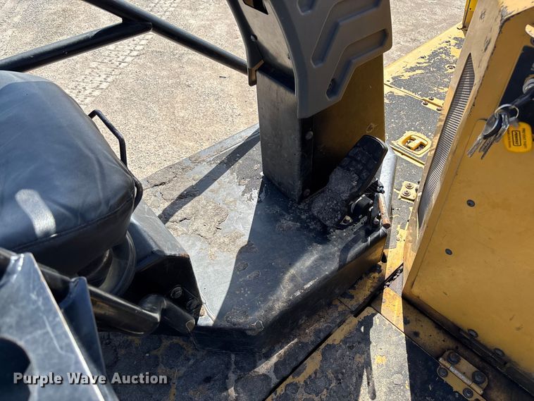 image for item FC5591 2016 Caterpillar AP655F paver