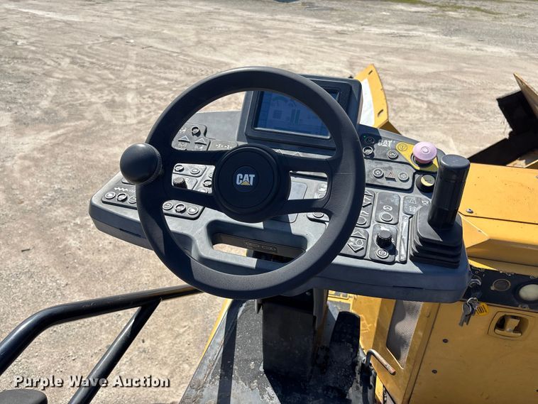 image for item FC5591 2016 Caterpillar AP655F paver