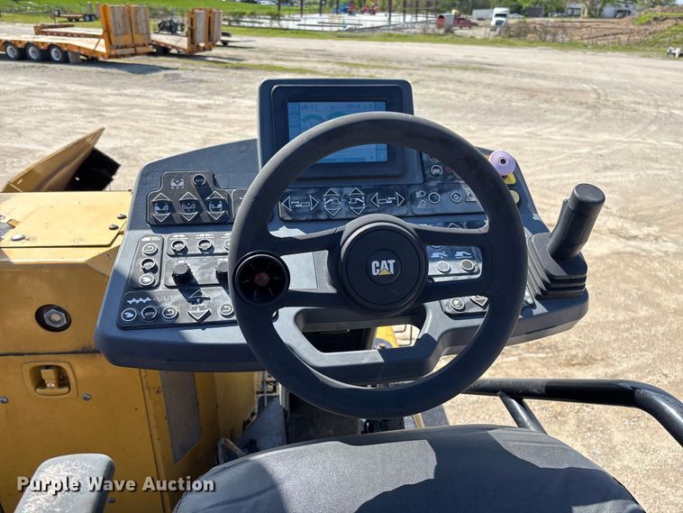 image for item FC5591 2016 Caterpillar AP655F paver