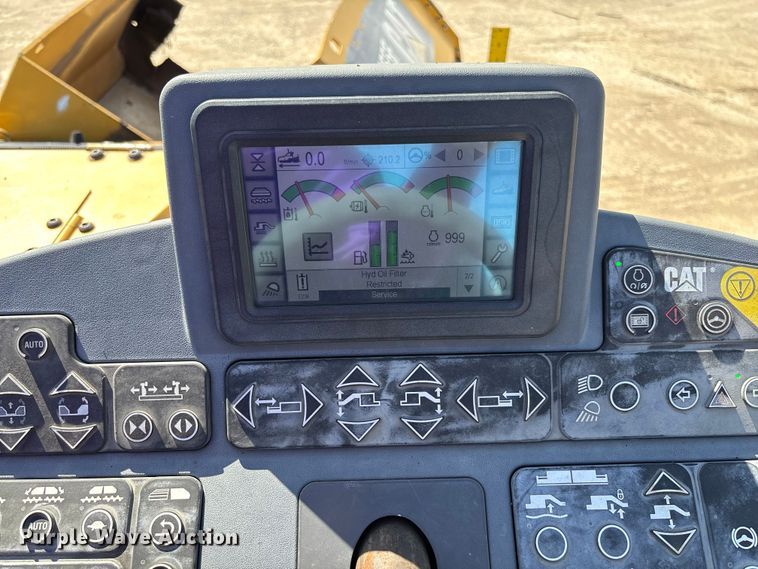 image for item FC5591 2016 Caterpillar AP655F paver