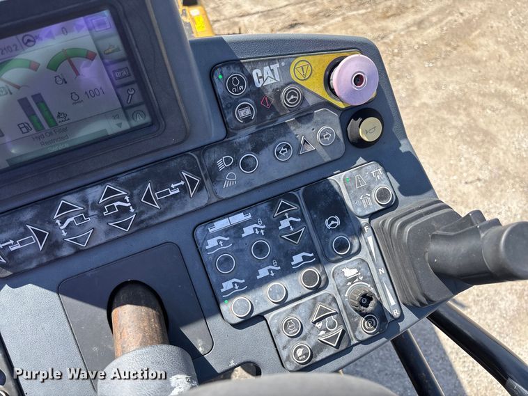 image for item FC5591 2016 Caterpillar AP655F paver