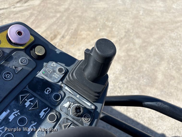 image for item FC5591 2016 Caterpillar AP655F paver