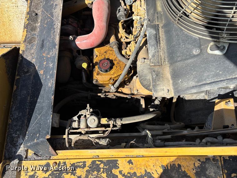 image for item FC5591 2016 Caterpillar AP655F paver