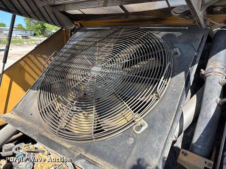 image for item FC5591 2016 Caterpillar AP655F paver