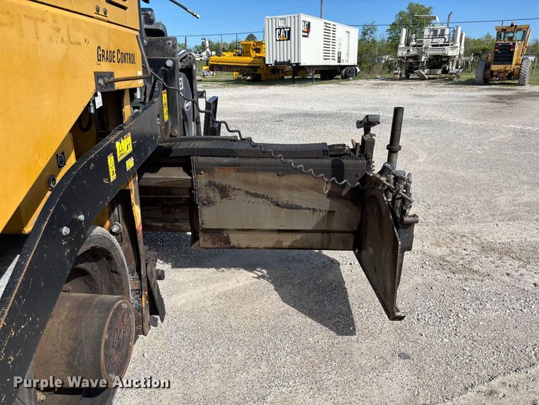 image for item FC5591 2016 Caterpillar AP655F paver