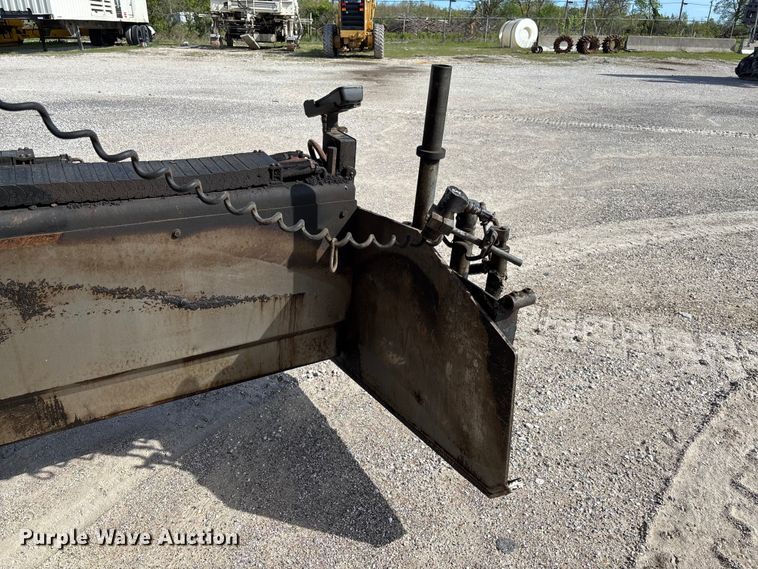 image for item FC5591 2016 Caterpillar AP655F paver