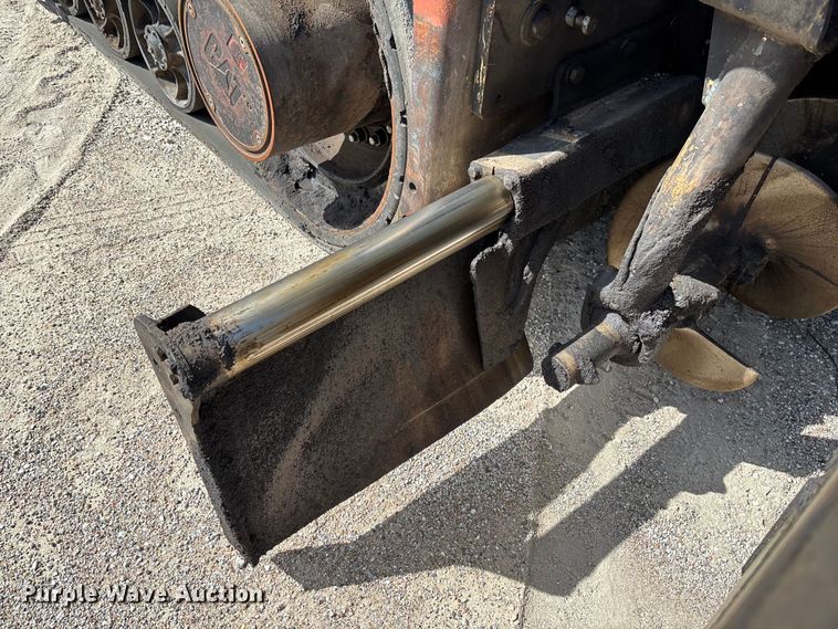 image for item FC5591 2016 Caterpillar AP655F paver