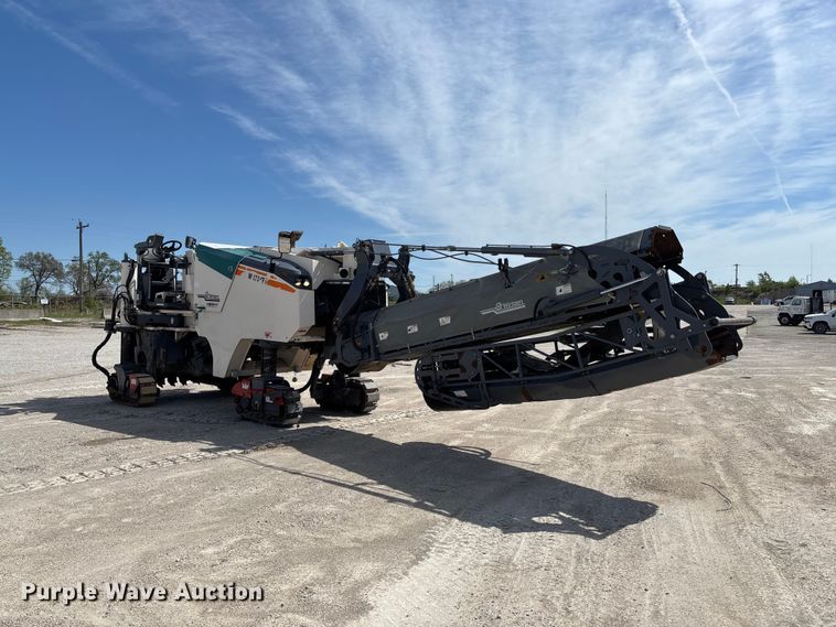 image for item FC5592 2016 Wirtgen W120CFi milling machine