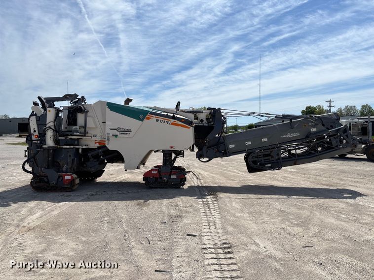 image for item FC5592 2016 Wirtgen W120CFi milling machine