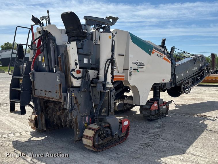 image for item FC5592 2016 Wirtgen W120CFi milling machine