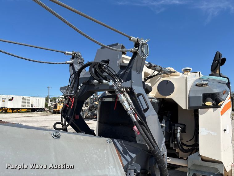 image for item FC5592 2016 Wirtgen W120CFi milling machine