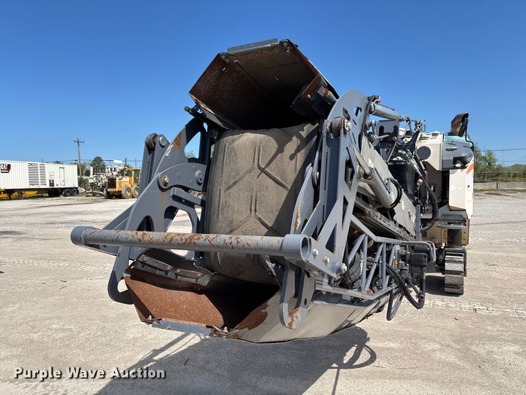 image for item FC5592 2016 Wirtgen W120CFi milling machine