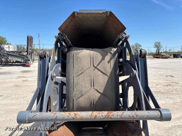 image for item FC5592 2016 Wirtgen W120CFi milling machine