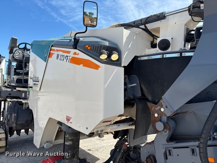 image for item FC5592 2016 Wirtgen W120CFi milling machine