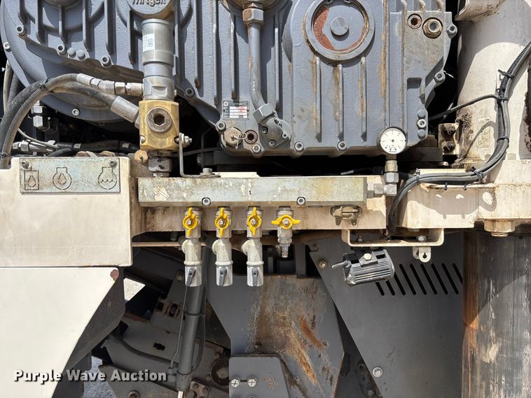 image for item FC5592 2016 Wirtgen W120CFi milling machine