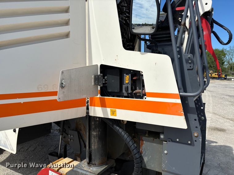 image for item FC5592 2016 Wirtgen W120CFi milling machine