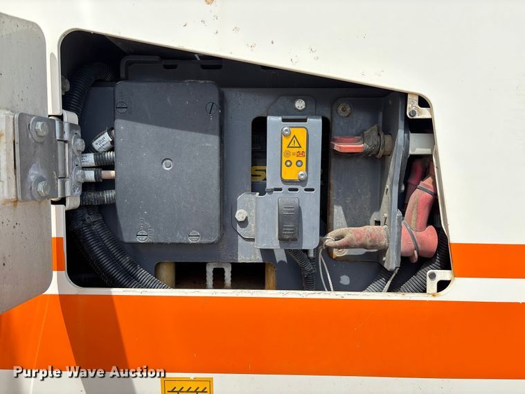 image for item FC5592 2016 Wirtgen W120CFi milling machine