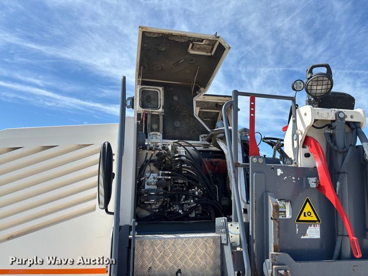 image for item FC5592 2016 Wirtgen W120CFi milling machine