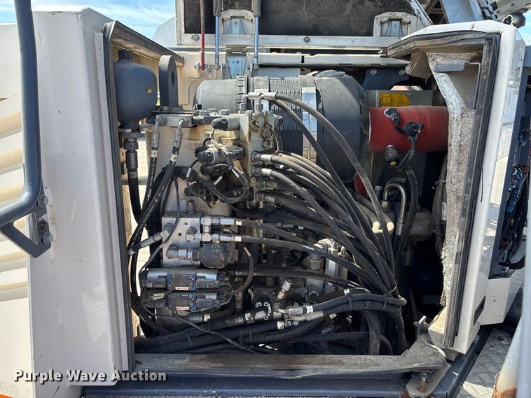 image for item FC5592 2016 Wirtgen W120CFi milling machine