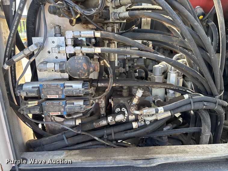 image for item FC5592 2016 Wirtgen W120CFi milling machine