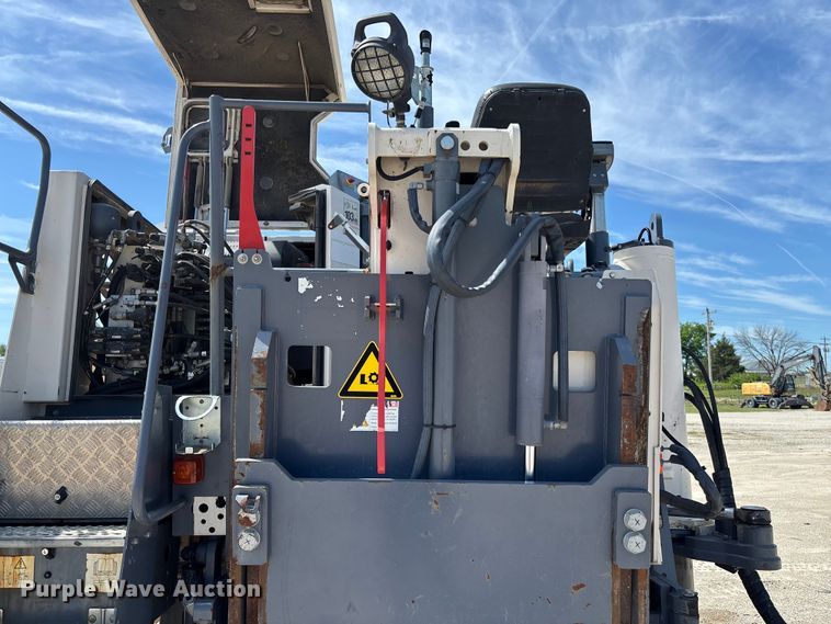 image for item FC5592 2016 Wirtgen W120CFi milling machine