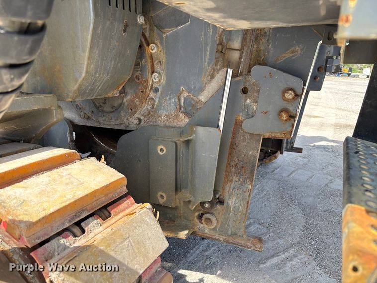 image for item FC5592 2016 Wirtgen W120CFi milling machine