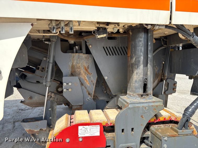 image for item FC5592 2016 Wirtgen W120CFi milling machine