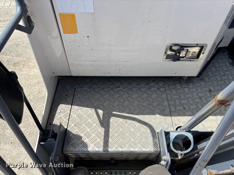 image for item FC5592 2016 Wirtgen W120CFi milling machine