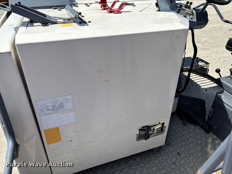 image for item FC5592 2016 Wirtgen W120CFi milling machine