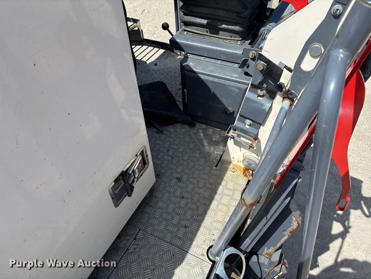 image for item FC5592 2016 Wirtgen W120CFi milling machine