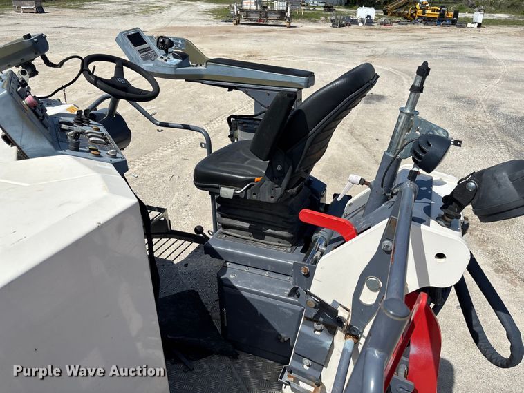 image for item FC5592 2016 Wirtgen W120CFi milling machine