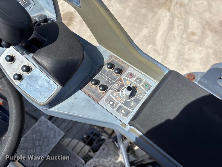 image for item FC5592 2016 Wirtgen W120CFi milling machine