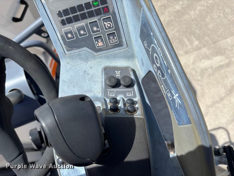 image for item FC5592 2016 Wirtgen W120CFi milling machine