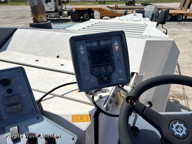 image for item FC5592 2016 Wirtgen W120CFi milling machine