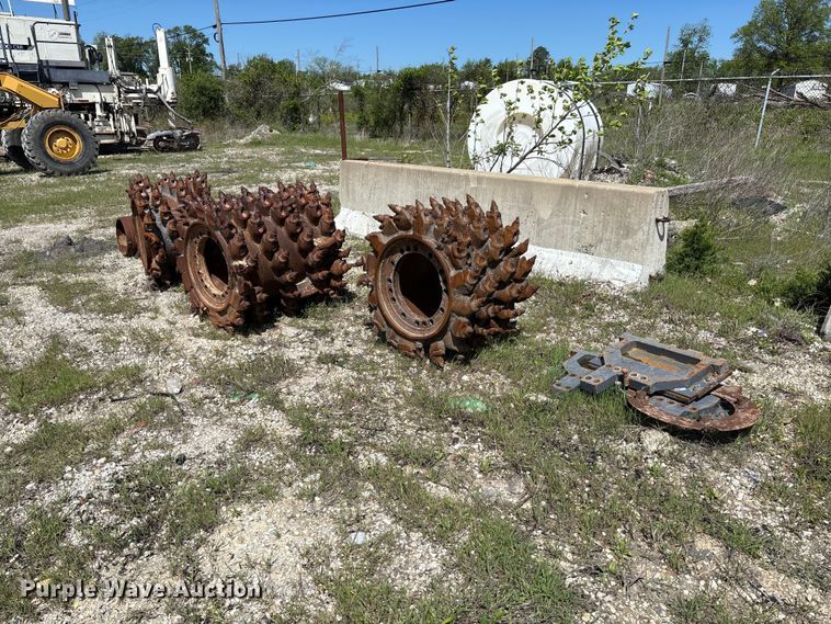 image for item FC5592 2016 Wirtgen W120CFi milling machine