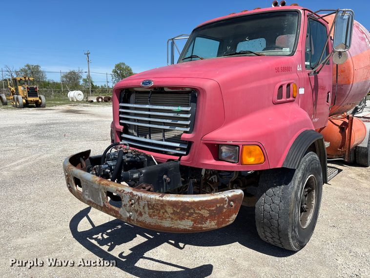 image for item FC5594 1998 Ford LT8513 ready mix truck