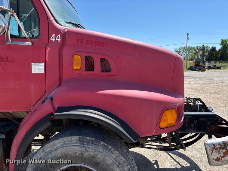 image for item FC5594 1998 Ford LT8513 ready mix truck