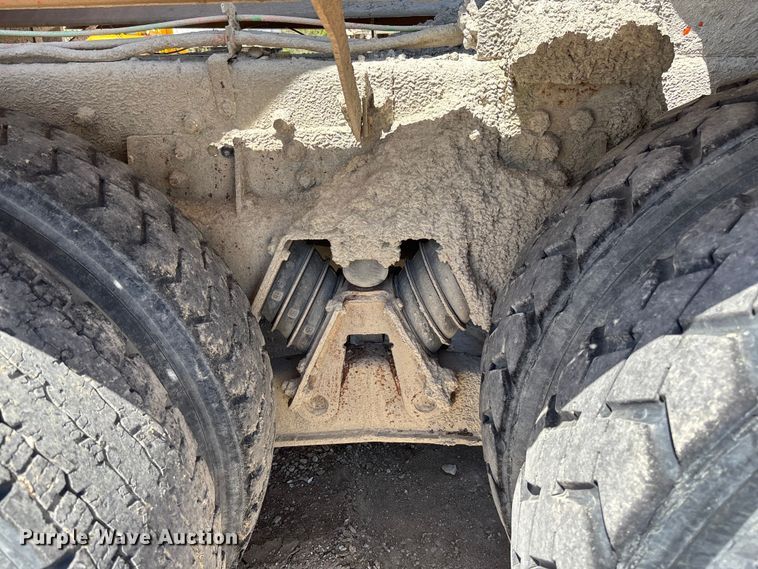 image for item FC5594 1998 Ford LT8513 ready mix truck
