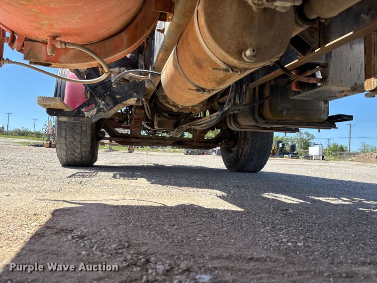 image for item FC5594 1998 Ford LT8513 ready mix truck